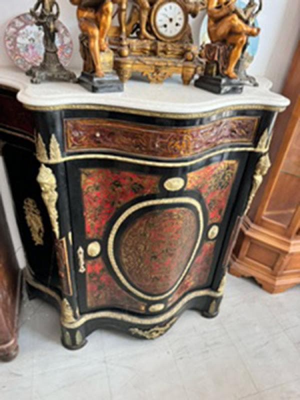 Κομό τεχνικής Boulle